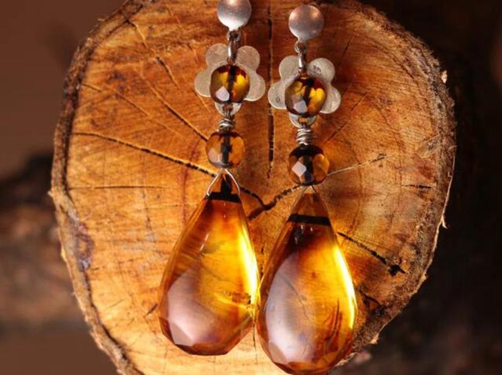 進(jìn)口烏克蘭琥珀原石報(bào)關(guān)費(fèi)用