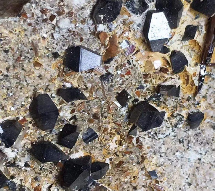 斯里蘭卡鈦礦石進(jìn)口清關(guān)