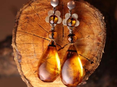 進(jìn)口俄羅斯琥珀原石報關(guān)公司-18年礦石進(jìn)口通關(guān)經(jīng)驗(yàn)